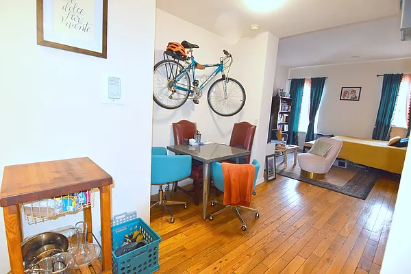 Rented by Manhattan Spaces | media 11