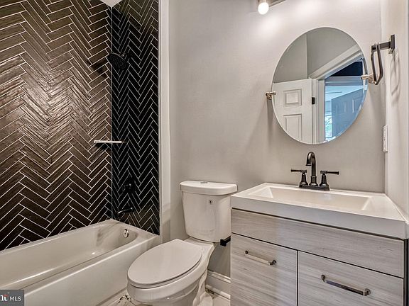 5th image of 2631 Loyola Northway