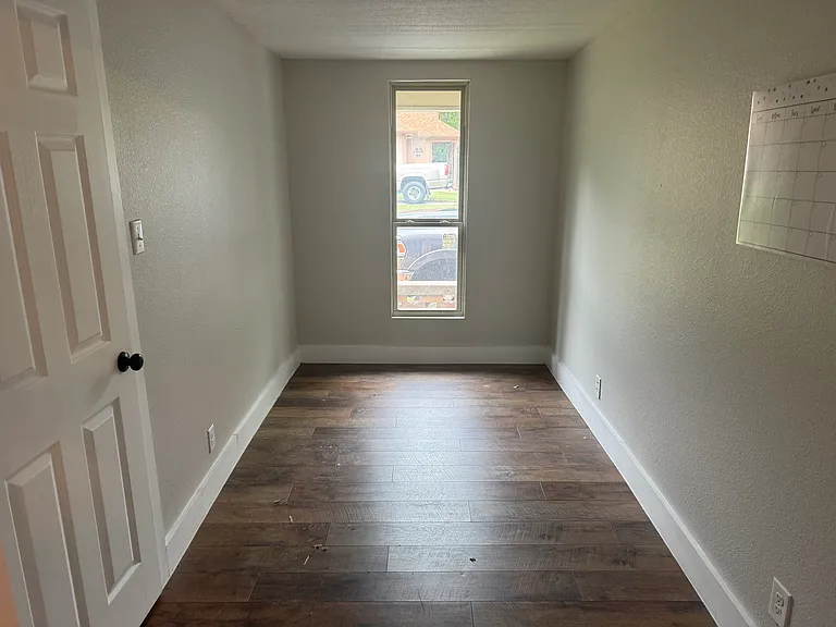 225 W Heron St — Photo 9
