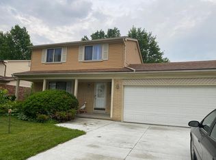 2056 Jonathan Dr, Sterling Heights, MI 48310