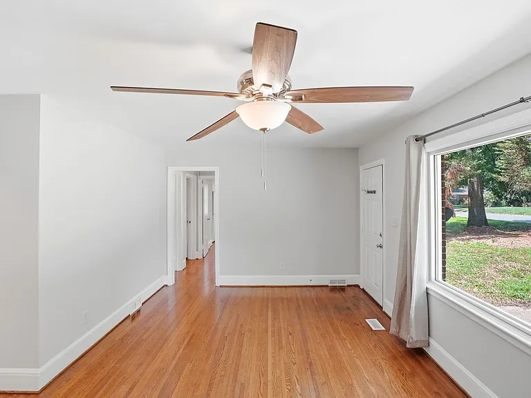 1230 Roanoke Ave — Photo 9
