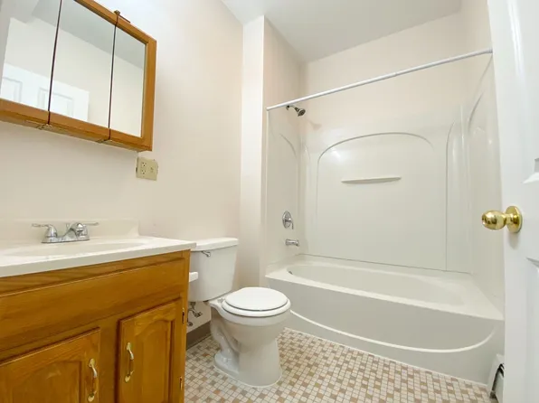 162-164 Ward St / Luca Investments LLC, 162-164 Ward St #302, Hartford, CT 06106