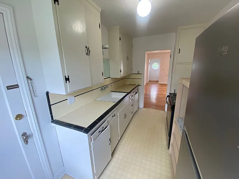We have the wonderful 2bed/1bath you've been waiting for! — Photo 9