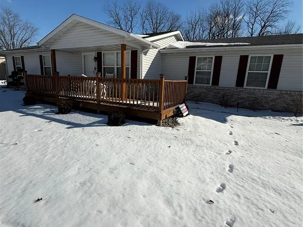 140 N Main St, Moro, IL 62067