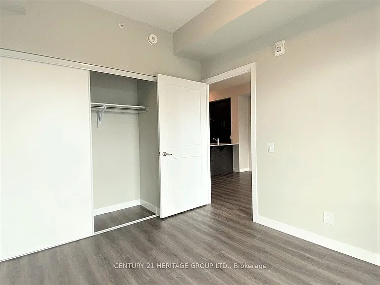 15 Queen St S #1413 — Photo 13