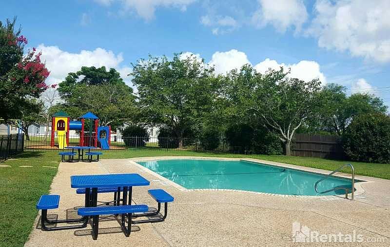 2nd image of 404 Spring Meadow Ln