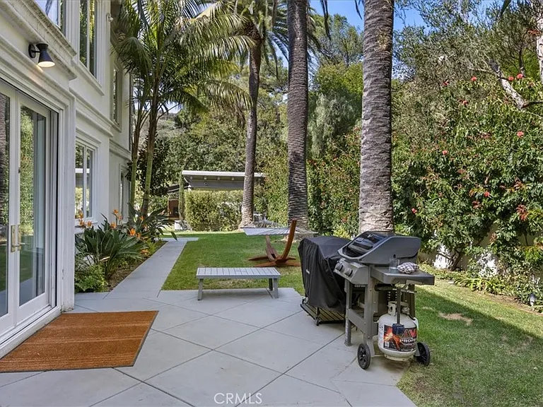 1756 Clear View Dr — Photo 23