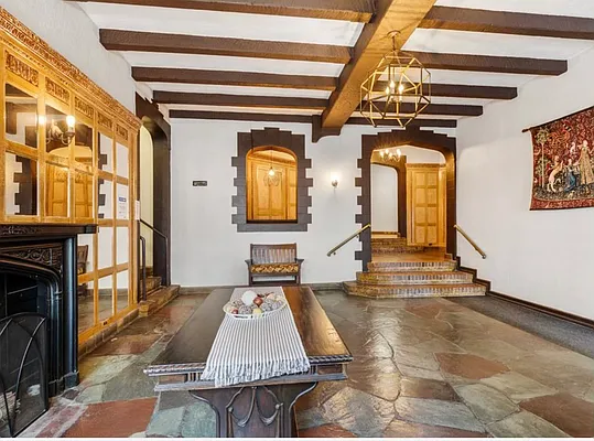 Sold by Calabrese Real Estate | media 11