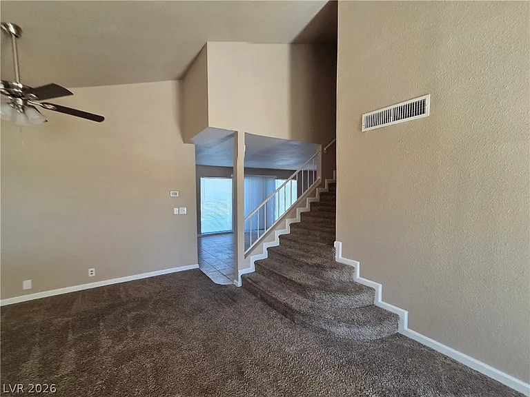 1745 Mount Hood St — Photo 7