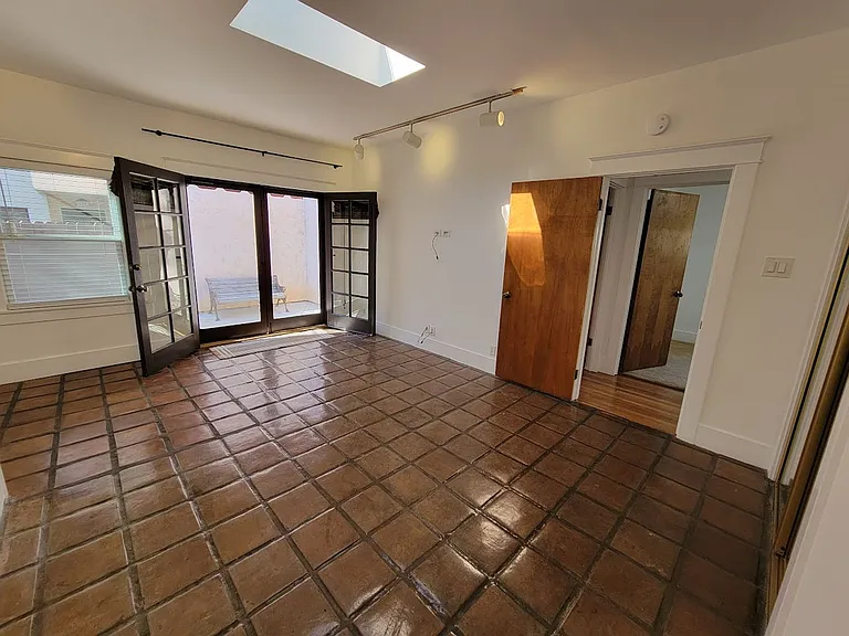 321 Grand Ave — Photo 36