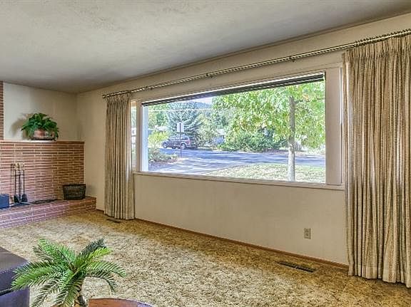 4th image of 850 Hillview Dr