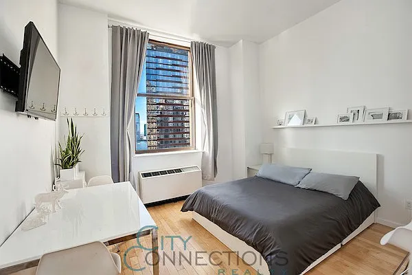 Rented by City Connections Realty | media 3