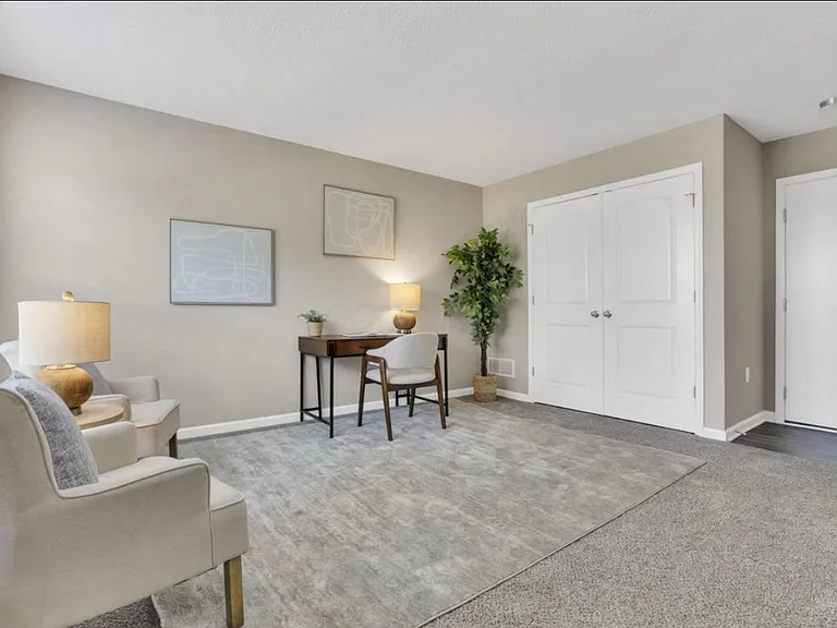 483 Autumn Ridge Cir — Photo 3