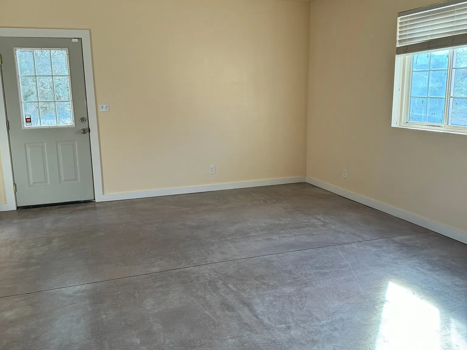 Studio, 700 sqft, $1,000 — Photo 4