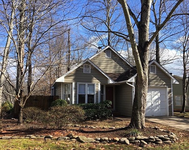 1st image of 3904 King Edward Ct