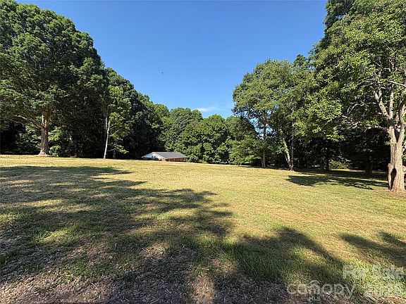 2nd image of 254 Beechwood Farm Rd