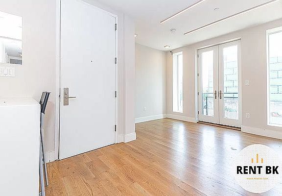 2nd image of 259 Evergreen Ave #2R