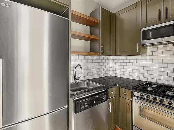 806 President Street image 1 of 4