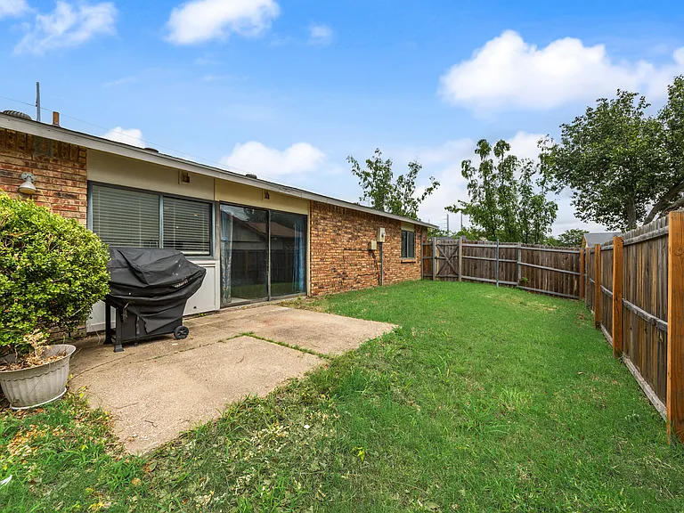 2933 Silverdale Ln — Photo 18