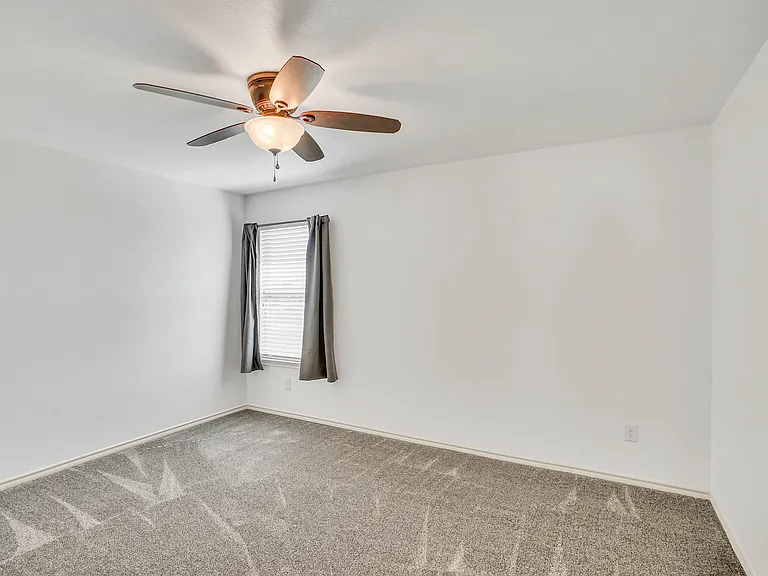 1535 Meadowlake Dr — Photo 29