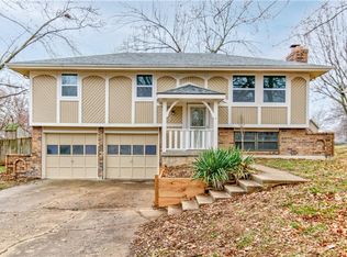 314 SW Ensley Ln, Lees Summit, MO 64081