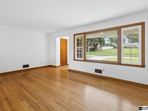 4th image of 2510 S 49th St