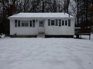 123 S High St, Foxboro, MA 02035