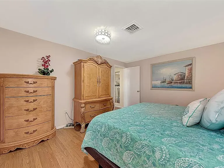 1329 Nantucket Rd — Photo 24