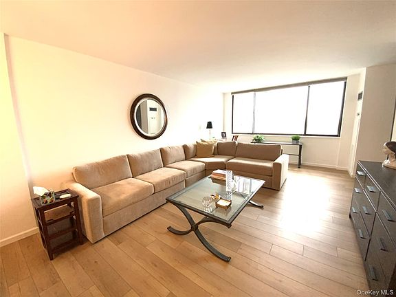 3rd image of 27010 Grand Central Parkway #3R