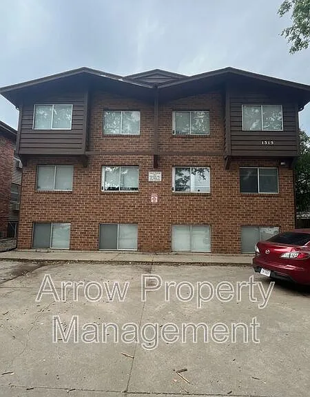 1315 F St #11 — Photo 9