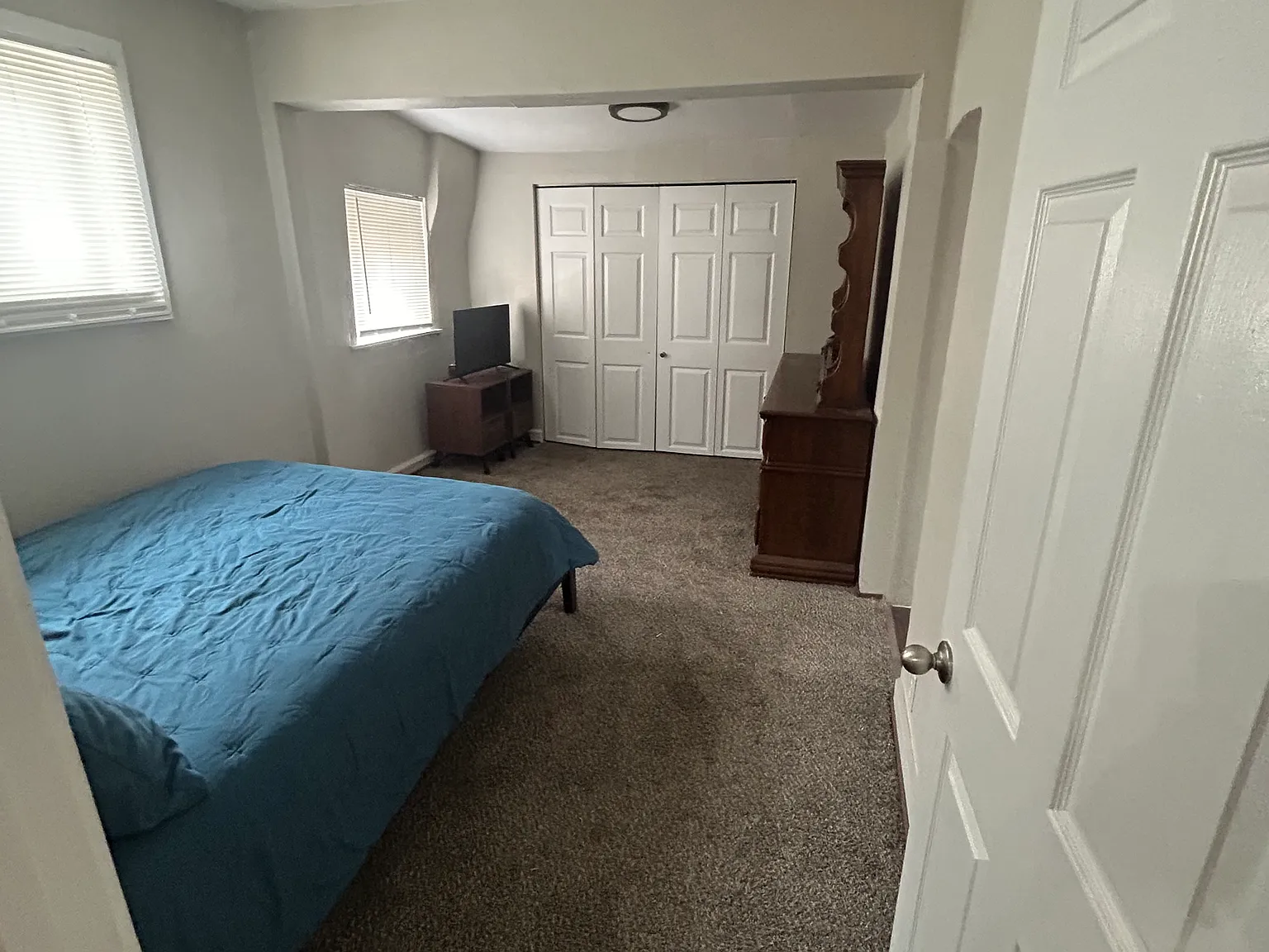 2822 N Garfield St — Photo 4