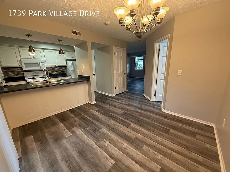 1739 Park Village Dr — Photo 10