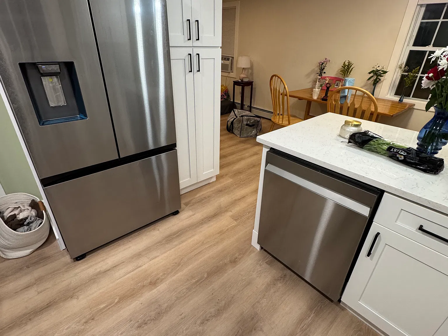 2 bed, 864 sqft, $2,500 — Photo 2