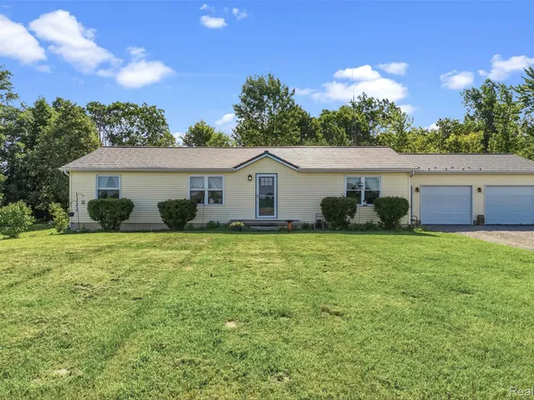 13325 S Beyer Rd, Birch Run, MI 48415