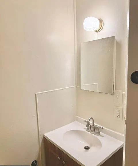 27 E Main St #201 — Photo 11