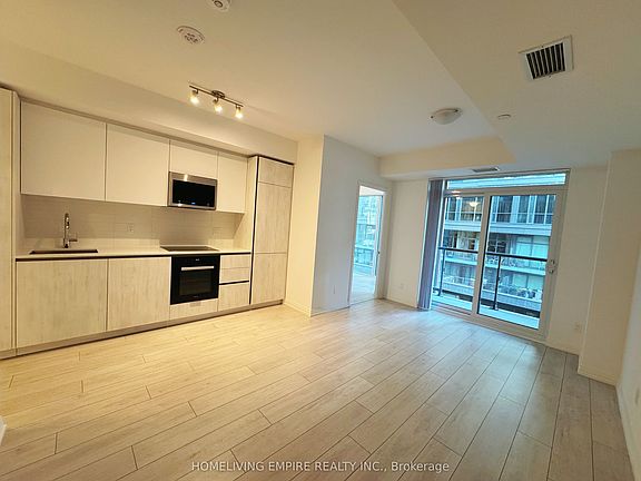 3rd image of 400 King St W #622