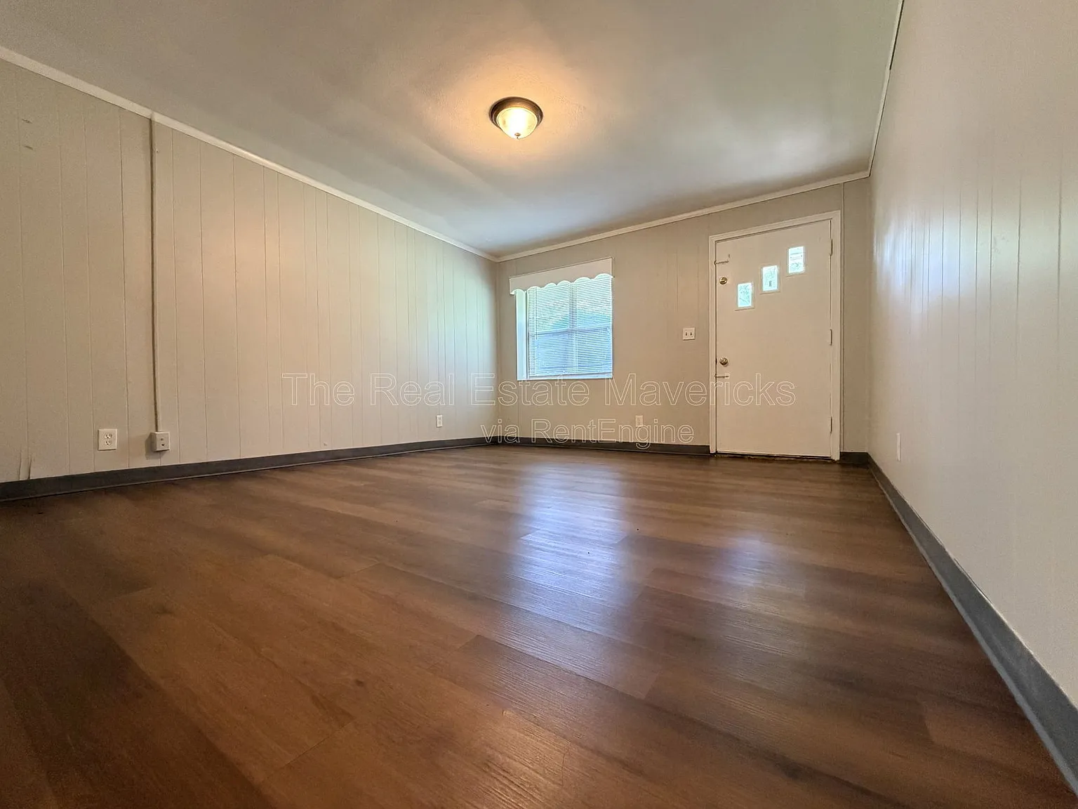 2 bed, 1.0 bath, 880 sqft, $1,075 — Photo 3