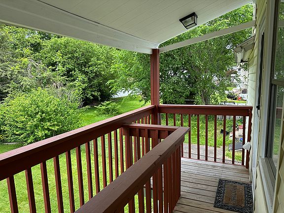 5th image of 7 Oak St