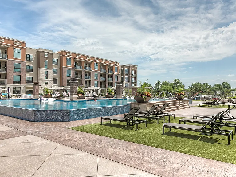 The Royale at CityPlace — Photo 11