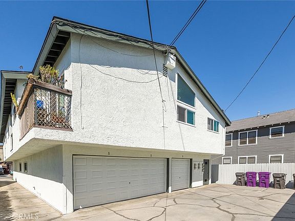 5th image of 426 Newport Ave