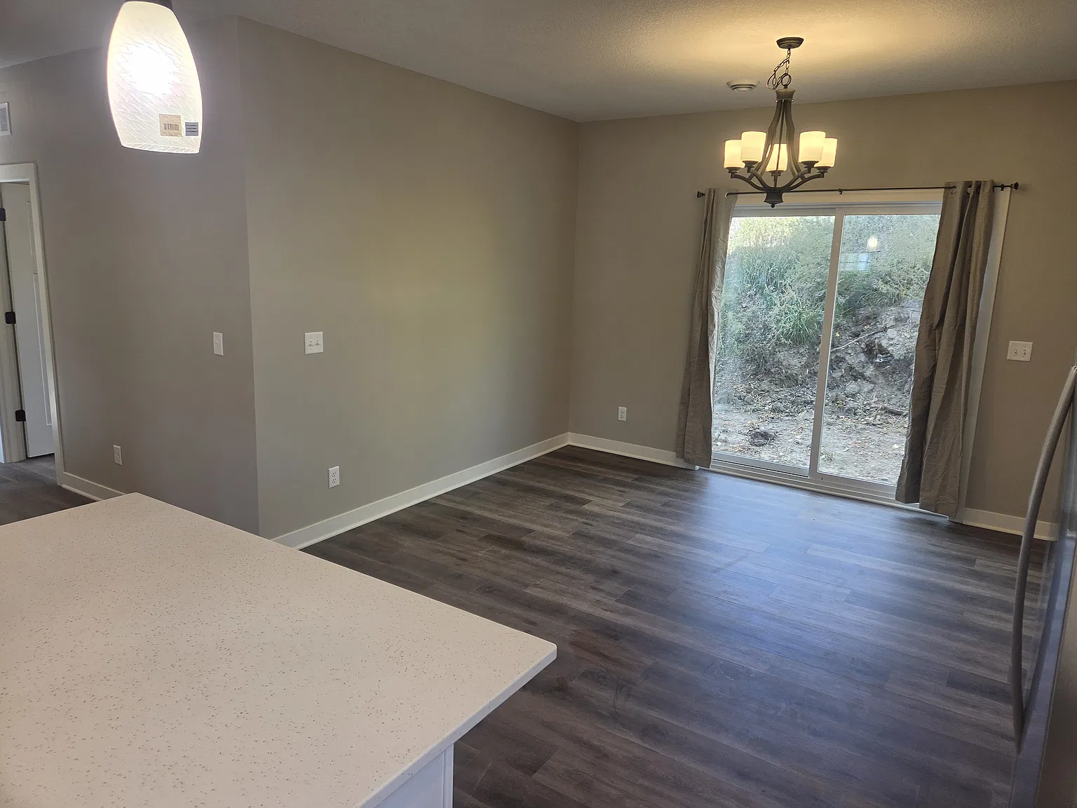 3 bed, 1525 sqft, $2,050 — Photo 3