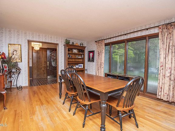 4th image of 104 Oakwood Dr