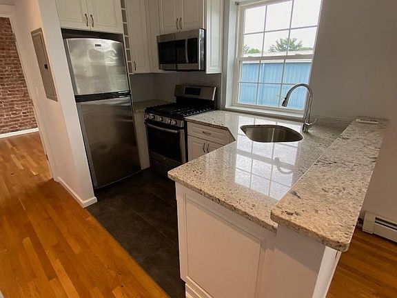 3rd image of 349 Franklin Ave