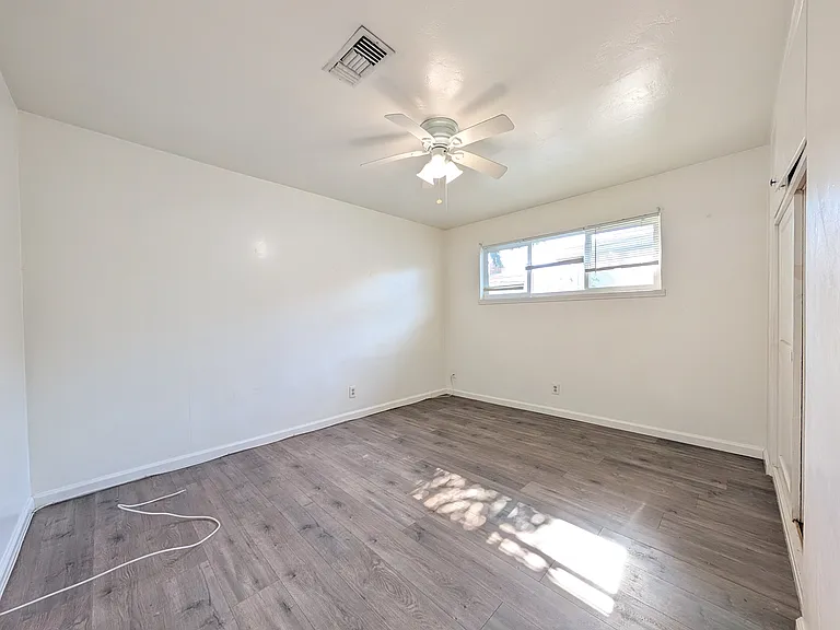 6132 Pembroke Dr — Photo 8
