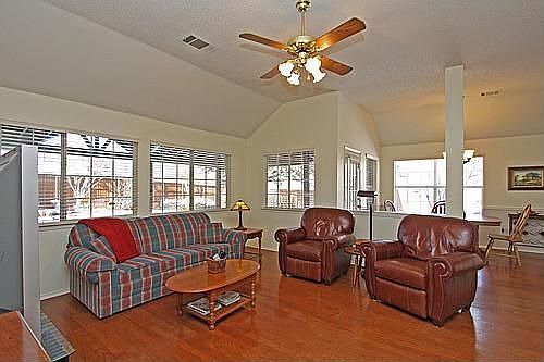 5th image of 1501 Chester Dr