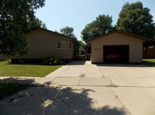 1021 Center Dr, Hazen, ND 58545