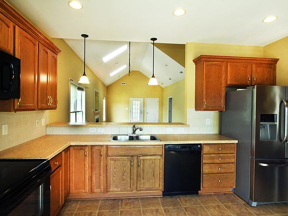 5th image of 1186 Cranberry Ct