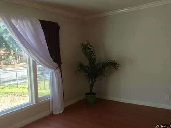 2nd image of 1989 Claremont Pl