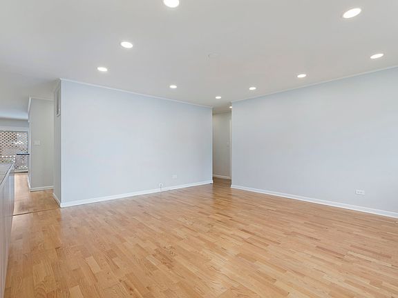 3rd image of 8 Pheasant Ct