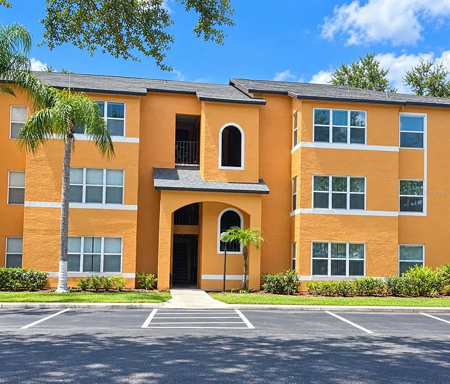 2 bed, 2.0 bath, 1054 sqft, $1,700 — Photo 1